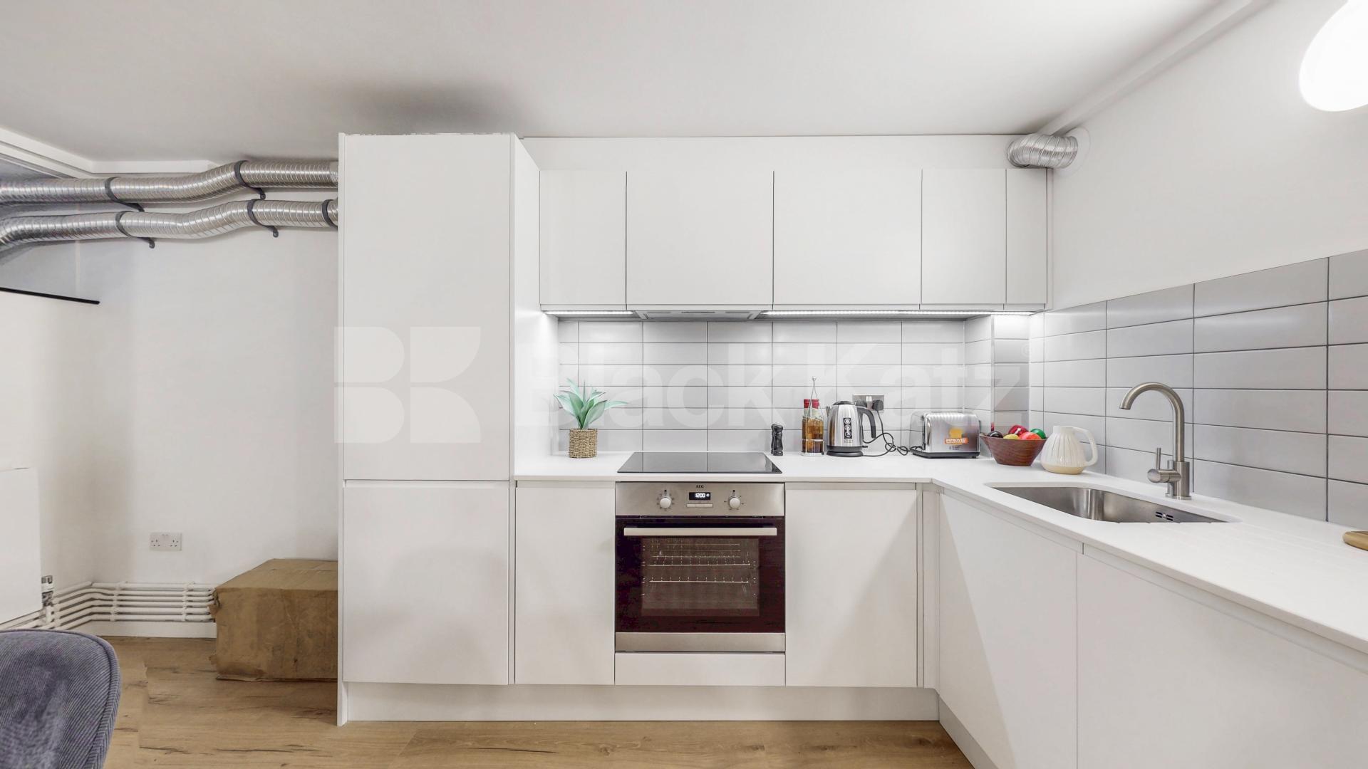 Modern studio apartment within a warehouse conversion in the trendy Dalston Springfield House lofts - Tyssen Street, Dalston